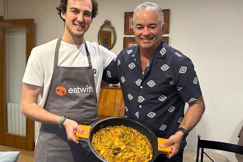 Authentic Valencian Paella Dinner in MasterChef's Home