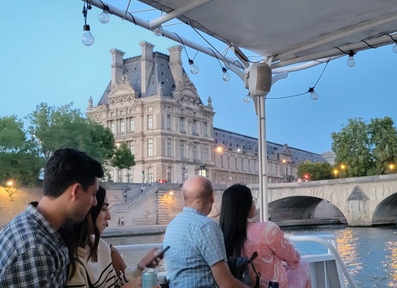 Picture 4 for Activity Paris: Eiffel Tower Tour and Seine River Cruise at Dusk