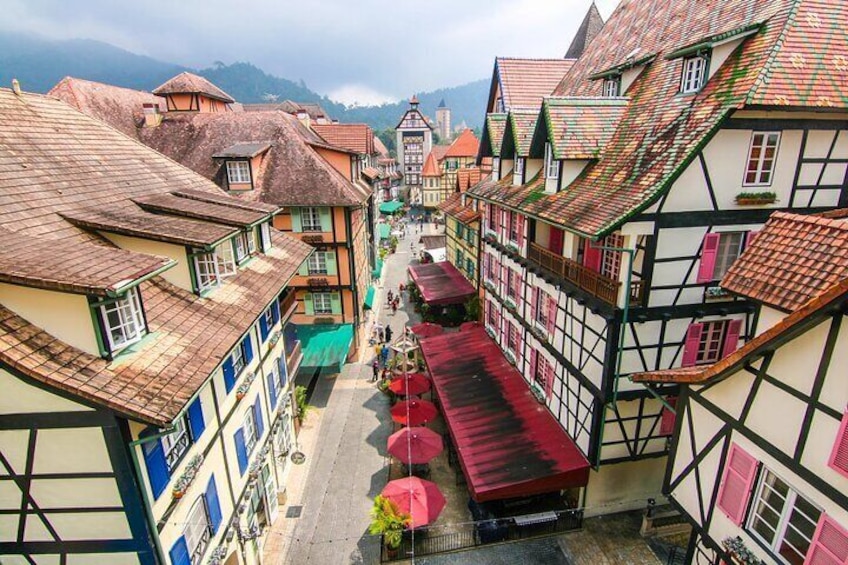 Colmar Tropicale French Village and Chin Swee Cave Private Tour
