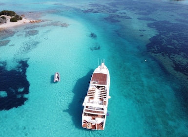 Palau: La Maddalena Archipelago Comfort Boat Tour with Stops