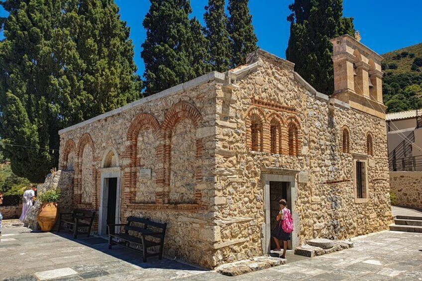 Private Tour of Crete with Knossos Palace and Lassithi Plateau