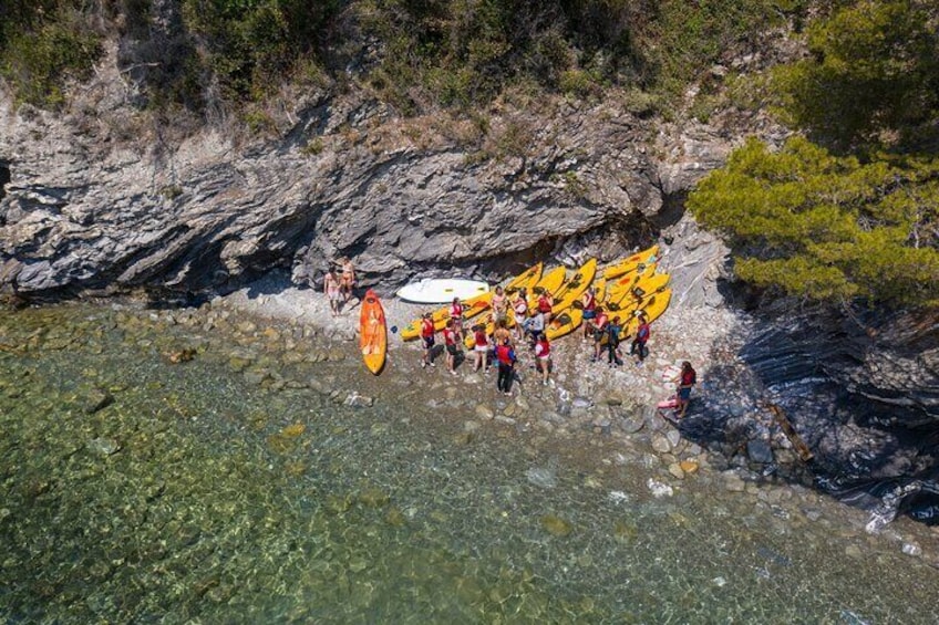 3 Hour Kayak Activity Along the Coasts of Punta Manara