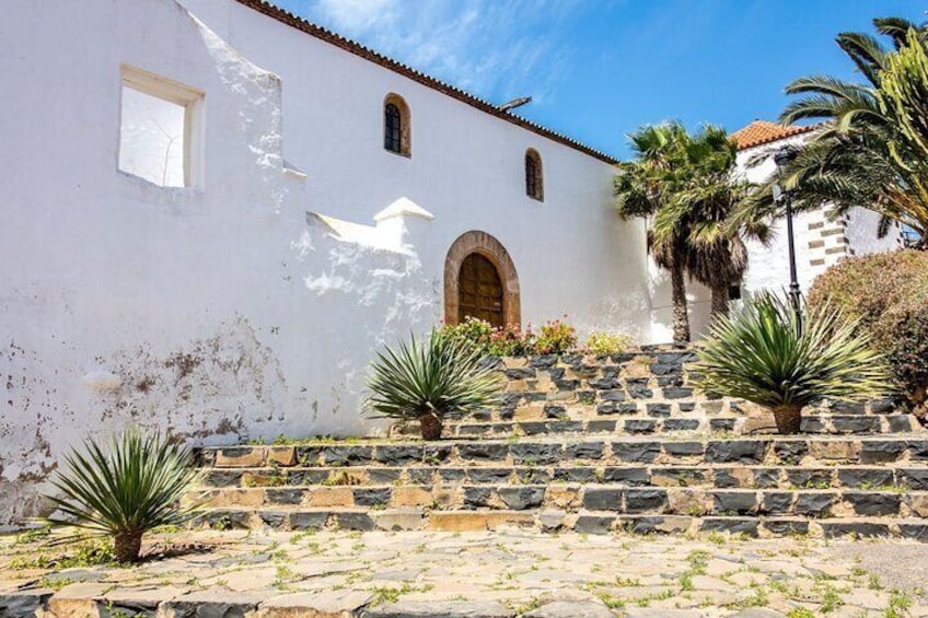 Fuerteventura Villages Caves and Farm Tour with Lunch from North