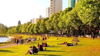 Grand City Sightseeing Tour in Vancouver