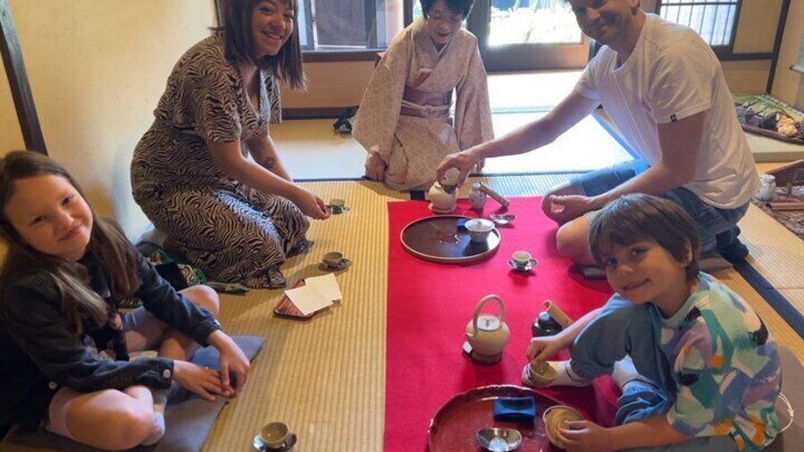 Even kids are welcome to the workshop!