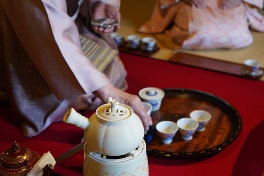 We will first perform the traditional Sencha tea ceremony.