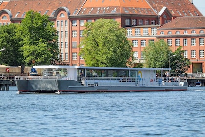 Evening Boat Tour 1.5 hour with our solarcatamaran