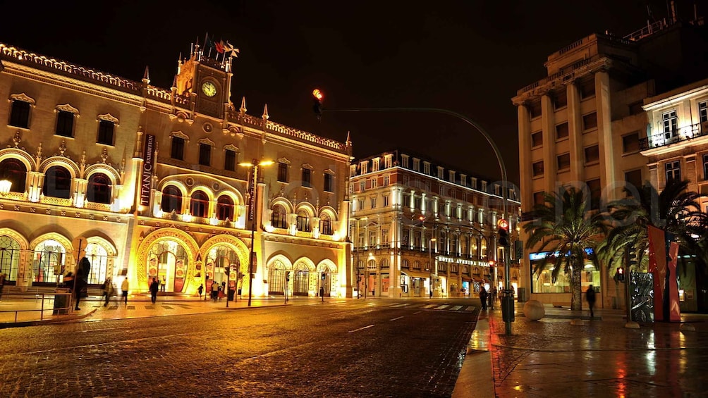 Picture 3 for Activity Lisbon: Half-Day Night Group Tour w/ Fado Dinner Show