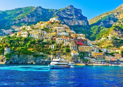 Tagesausflug zur Amalfiküste und Positano ab Rom mit Küstenkreuzfahrt
