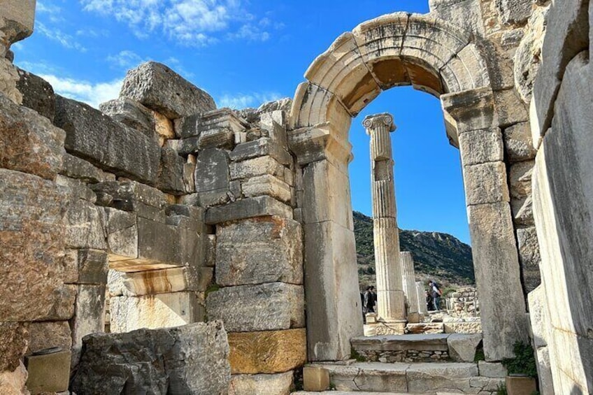 Roman Gate