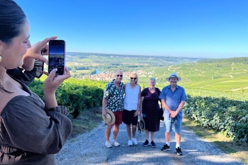 The Connoisseurs from Epernay (Private Champagne Tour)