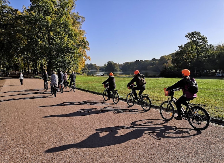 Picture 6 for Activity Lyon: 4-Hour Electric Bike Tour with Tasting Break