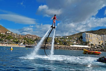 Gran Canaria: sessione di flyboard alla spiaggia di Anfi