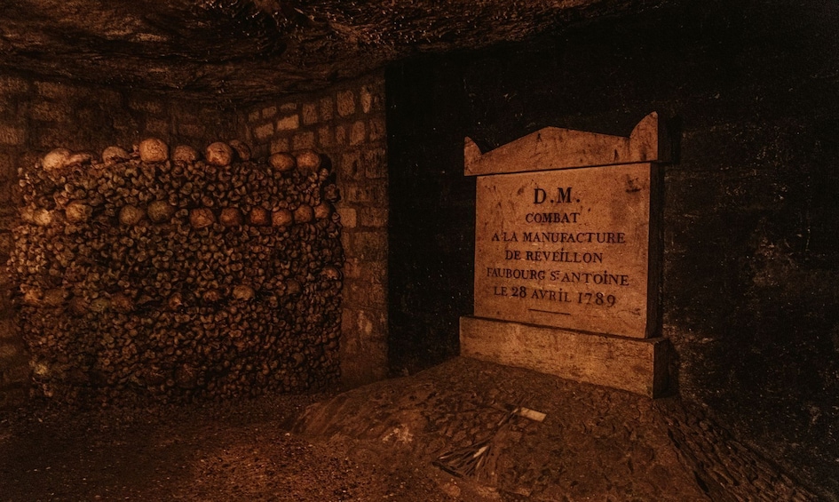 Catacombs of Paris Private Audio Tour on Mobile App (without a Ticket)