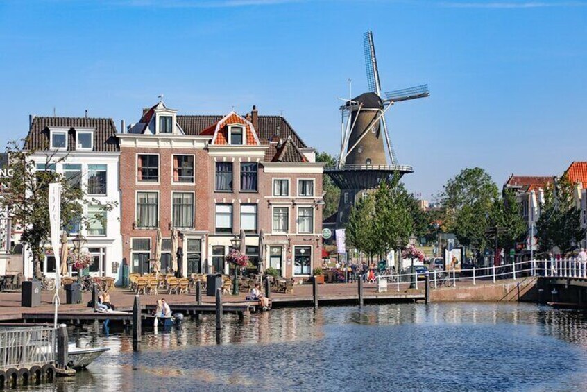 90 minutes Walking tour and Escape room in Leiden