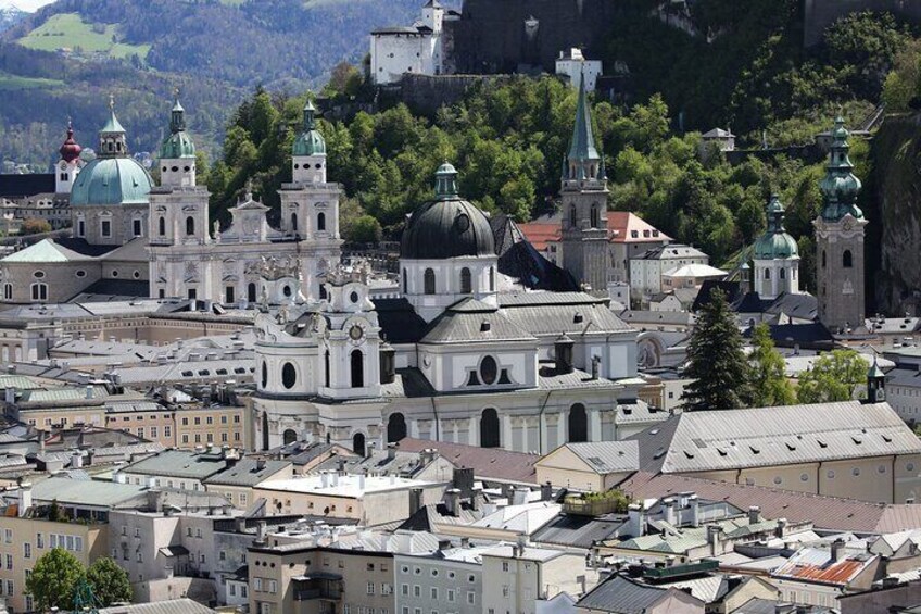 1 Hour Private Tour by Limo or Minivan in Salzburg City