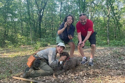 Truffle Hunting: Guided Tour and Pasta Cooking with lunch