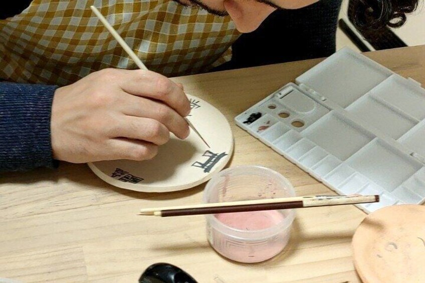 2 Hours Private Painting of Ceramics in Osaka