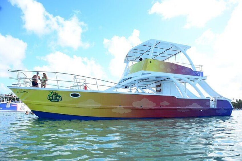 Punta Cana: Catamaran Party Boat with Open Bar 