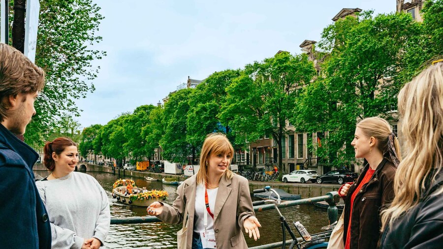 Amsterdam: Downtown Guided Walking Tour