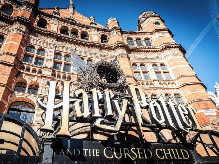 The Best Harry Potter Walking Tour & Cursed Child Theatre Tickets!