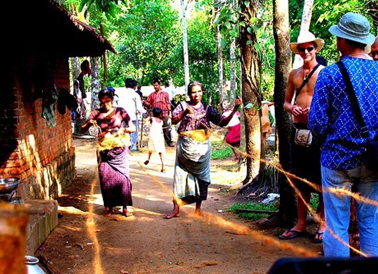 Picture 1 for Activity Cochin: Half-Day Backwater Village Eco Boat Cruise W/ Lunch