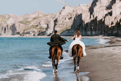 Santorin : Randonnée à cheval privée exclusive avec pique-nique