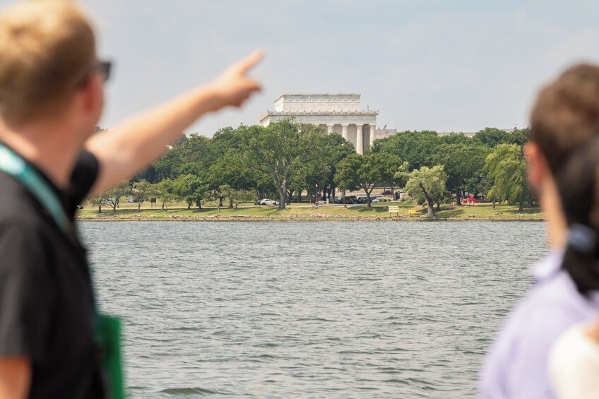 Potomac River and Georgetown Walking Tour