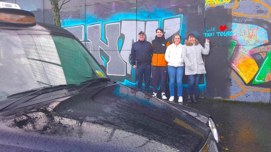 Belfast: Private Black Taxi Cab Political Murals Tour