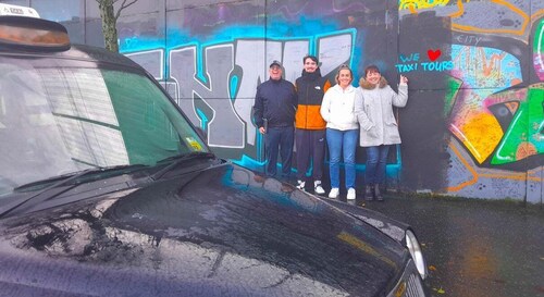 Belfast: Tour Privado de Murales Políticos en Taxi Negro