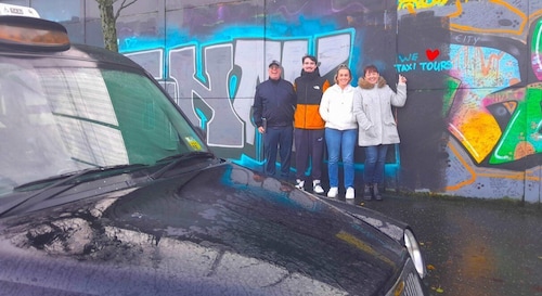 Belfast : Visite privée des fresques politiques en taxi noir