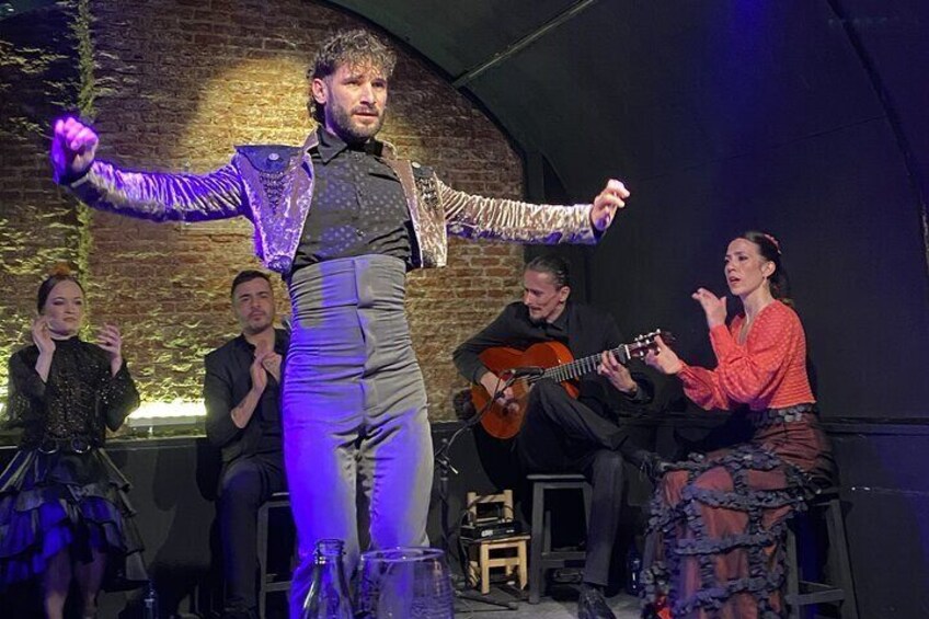 Flamenco and Tapas in the Historic Area of Madrid - Private Tour