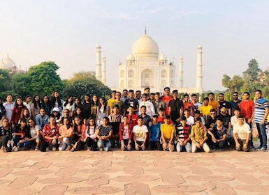 Agra: Taj Mahal Sunrise and Sunset Full-Day Tour