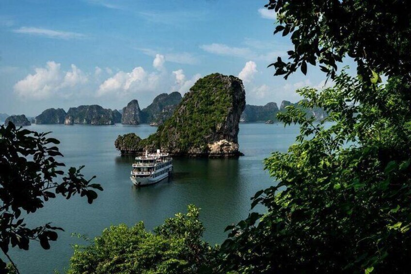 All Inclusive 2 Days 1 Night Halong Luxury Overnight Cruises