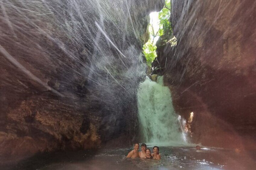 La Leona Waterfall Tour with Lunch From Tamarindo 