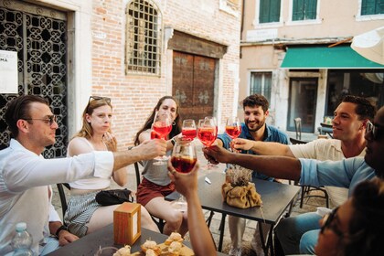 Venetsia auringonlaskun aikaan: Cicchetti, Food & Wine Tour