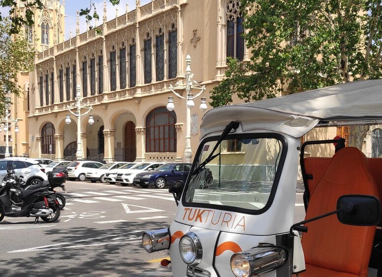 Picture 3 for Activity Valencia: Tuk Tuk Historical Tour