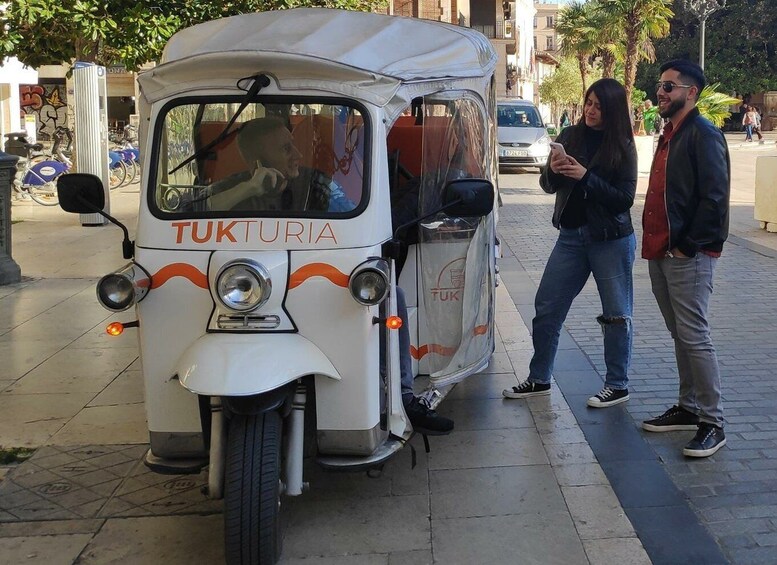 Picture 2 for Activity Valencia: Tuk Tuk Historical Tour