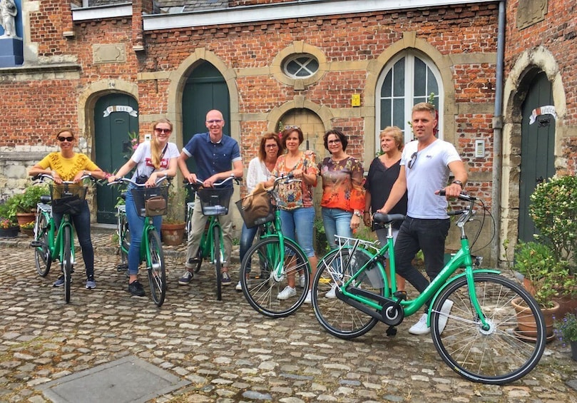 Antwerp: Guided City Tour by Bicycle