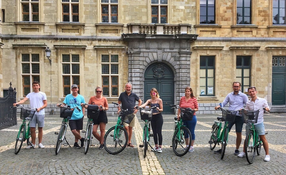 Picture 1 for Activity Antwerp: Guided City Tour by Bicycle
