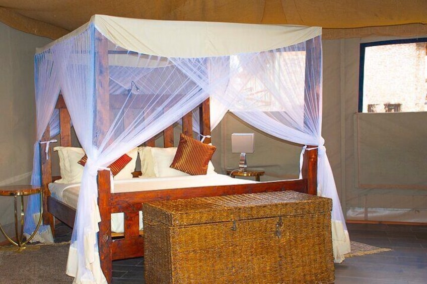 4 Days Lodges Serengeti, Ngorongoro Crater & Visiting Maasai