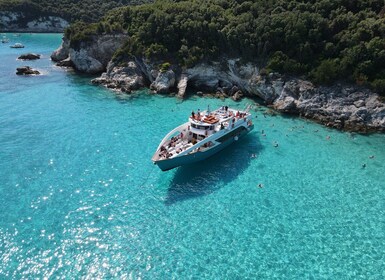 Von Lefkimmi aus: Paxos, Antipaxos & Blaue Höhlen Speedboat Tour