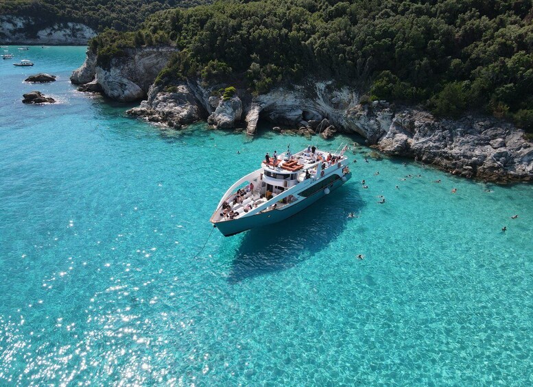 From Lefkimmi: Paxos, Antipaxos & Blue Caves Speedboat Tour