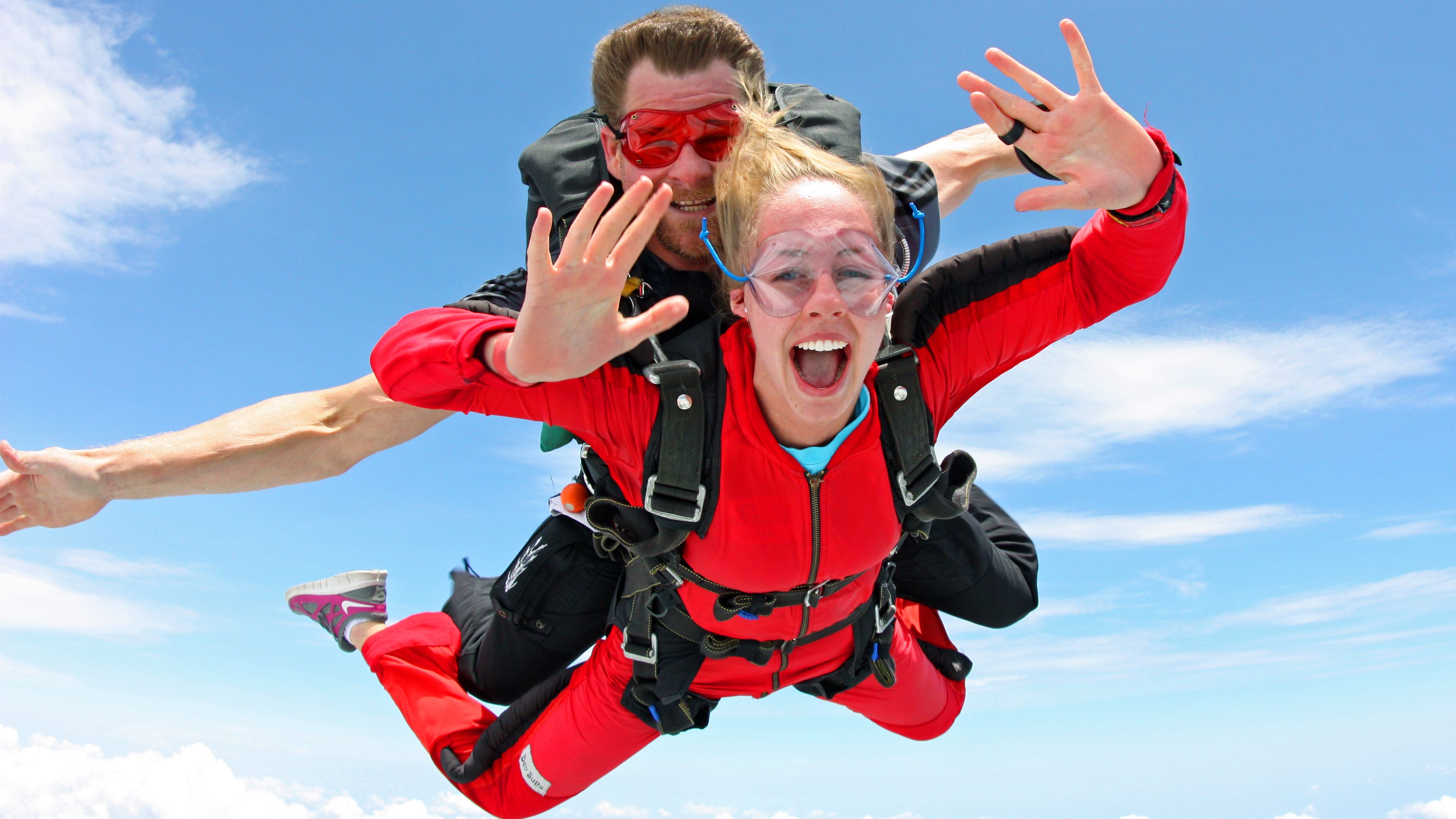 Skydive couple