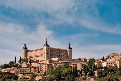 Toledo Private Tour with Official Guide and Entrances included