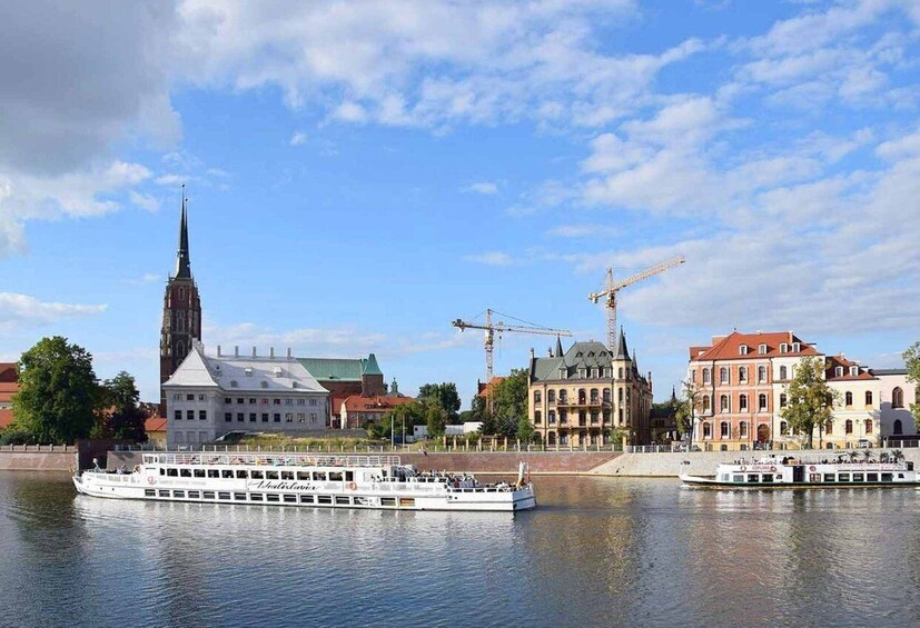 Picture 3 for Activity Wrocław: Long City Walk and Luxury Ship Cruise (for groups)