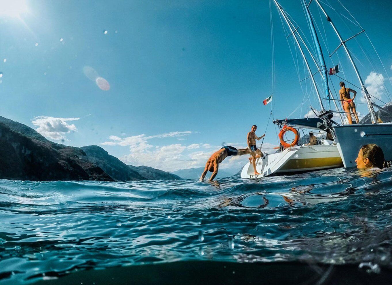 Valmadrera: Lake Como Sailing Trip with Prosecco and Snacks