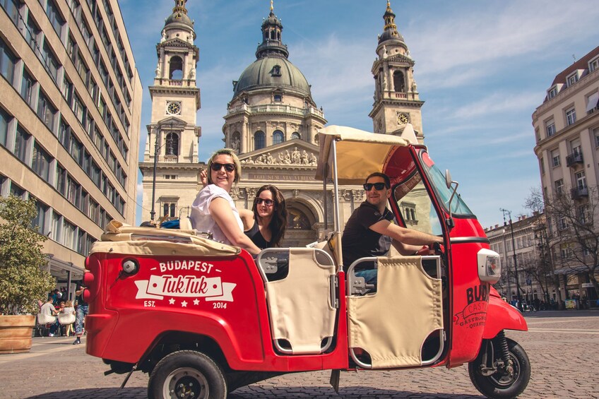 Budapest TukTuk City Tour - with free gourmet Goulash soup