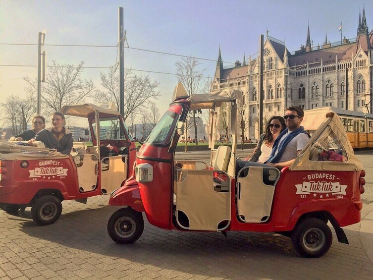 Budapest TukTuk City Tour - with free gourmet Goulash soup