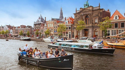 Haarlem: Sightseeing med kanalcruise gjennom sentrum av byen